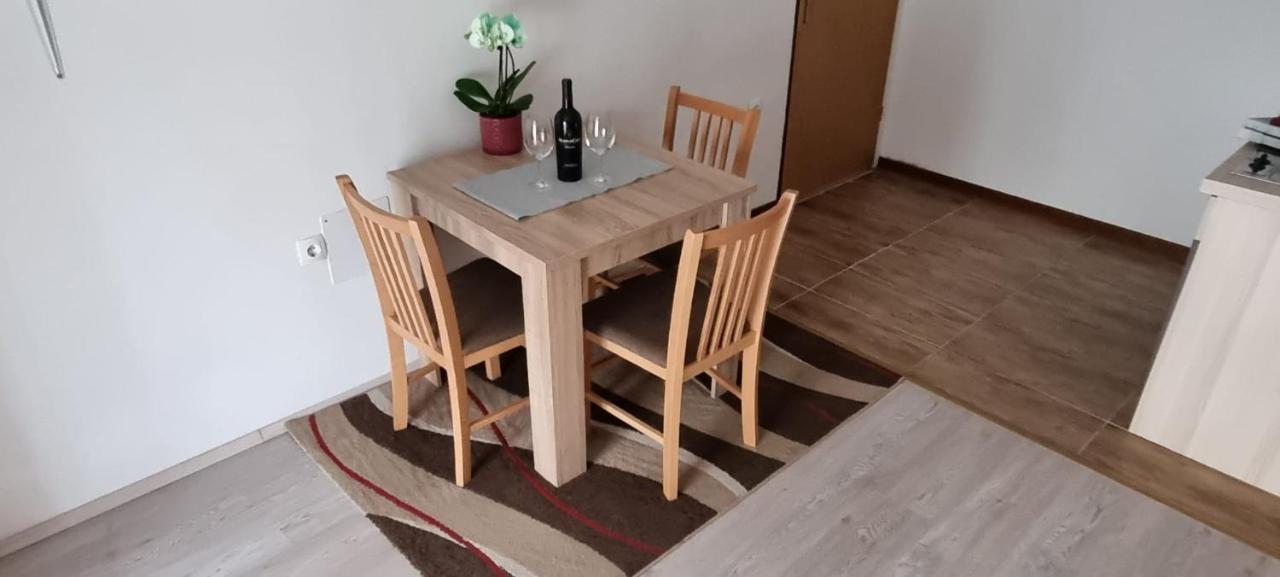 Apartmani Italo Biograd Na Moru Esterno foto